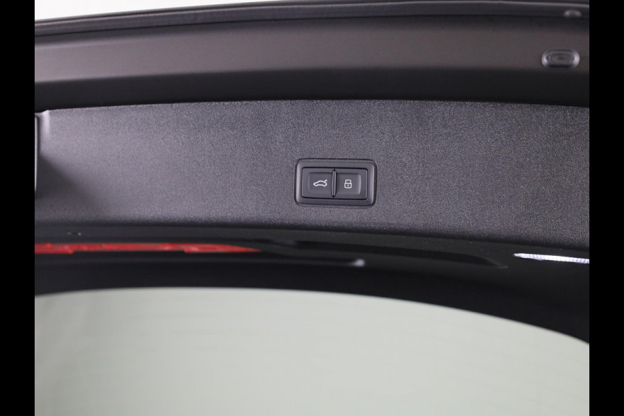 Audi Q3 Sportback S edition e-hybrid 200 kW / 272 PK Sportback | Techniekpakket pro | OLED achterlichten | 20'' velgen | Matrix LED koplampen |