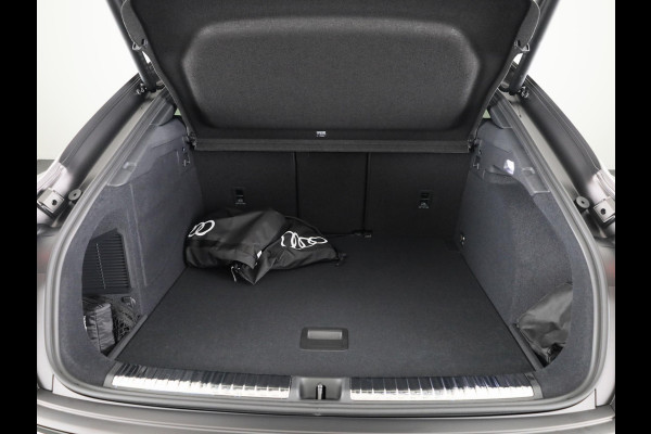 Audi Q3 Sportback S edition e-hybrid 200 kW / 272 PK Sportback | Techniekpakket pro | OLED achterlichten | 20'' velgen | Matrix LED koplampen |