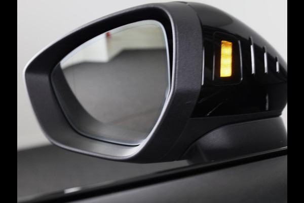 Audi Q3 Sportback S edition e-hybrid 200 kW / 272 PK Sportback | Techniekpakket pro | OLED achterlichten | 20'' velgen | Matrix LED koplampen |