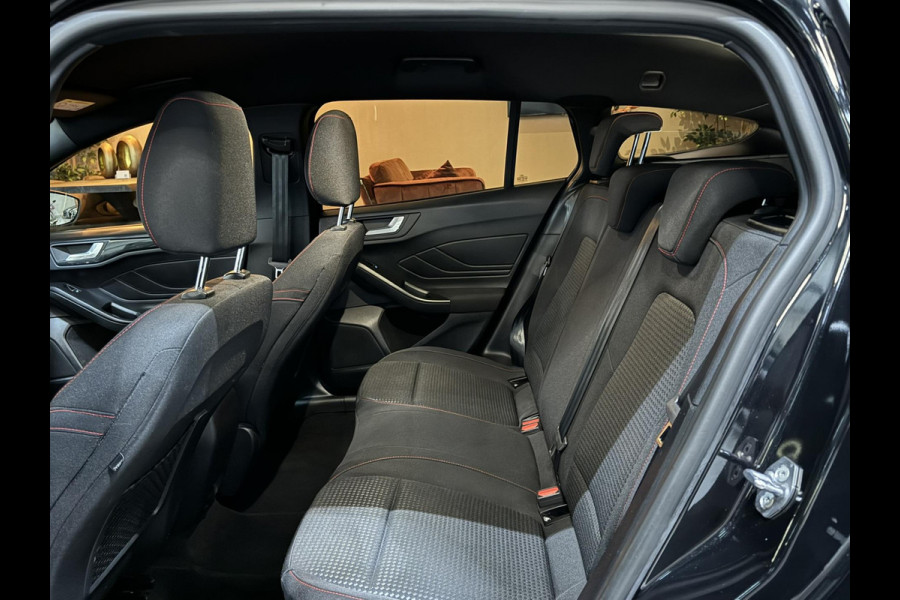 Ford FOCUS Wagon 1.0 EcoBoost Mild-Hybrid ST Line Garantie Carplay StuurVW StoelVW Cruise Clima Navi Lane Led Dab Rijklaar