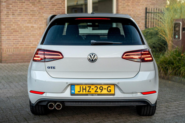 Volkswagen Golf 1.4 GTE PHEV 204 PK Adaptive Virtual Cockpit Camera Keyless 18''