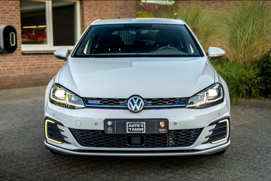 Volkswagen Golf 1.4 GTE PHEV 204 PK Adaptive Virtual Cockpit Camera Keyless 18''