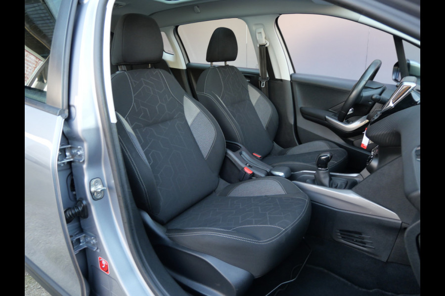 Peugeot 2008 1.2 PURETECH BLUE LION | PANO | CARPLAY | NAVIGATIE | 110 PK | NL-AUTO!!