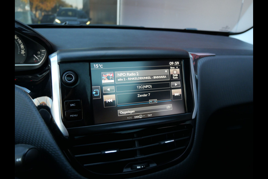 Peugeot 2008 1.2 PURETECH BLUE LION | PANO | CARPLAY | NAVIGATIE | 110 PK | NL-AUTO!!