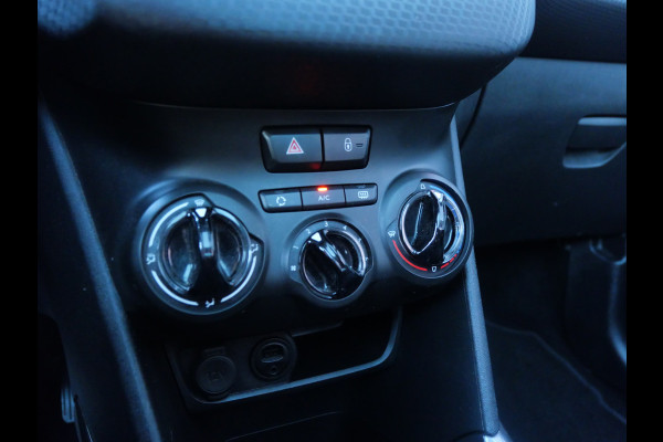 Peugeot 2008 1.2 PURETECH BLUE LION | PANO | CARPLAY | NAVIGATIE | 110 PK | NL-AUTO!!