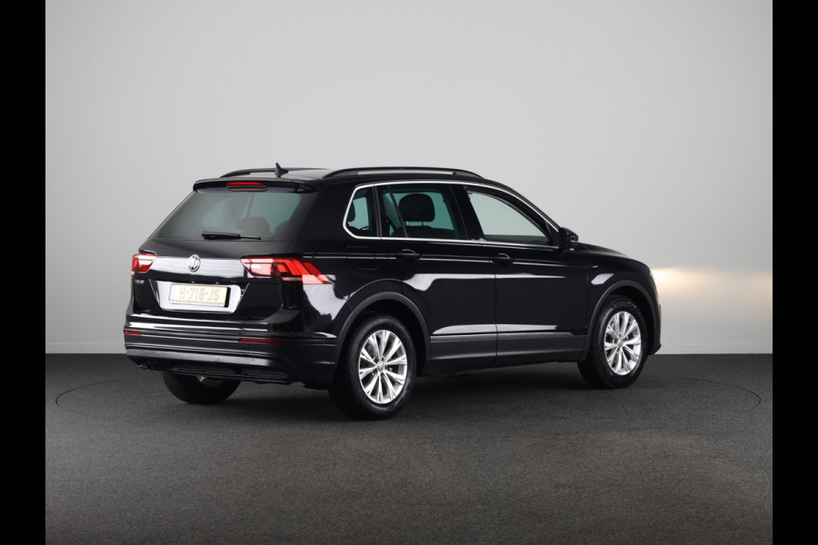 Volkswagen Tiguan 1.5 TSI ACT Comfortline Automaat (DSG) | Navigatie | Parkeersensoren | Adaptieve cruise control | Carplay |