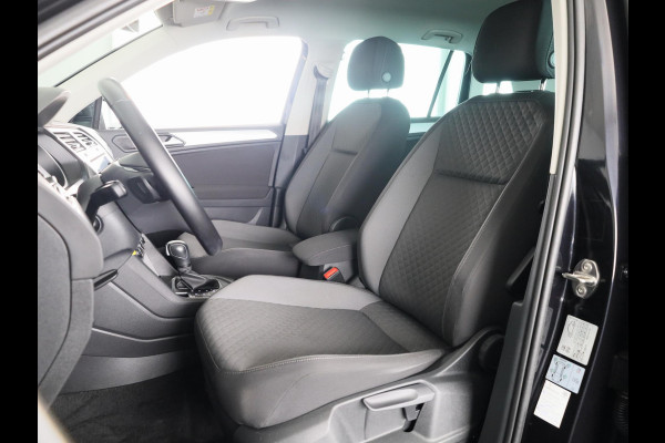 Volkswagen Tiguan 1.5 TSI ACT Comfortline Automaat (DSG) | Navigatie | Parkeersensoren | Adaptieve cruise control | Carplay |