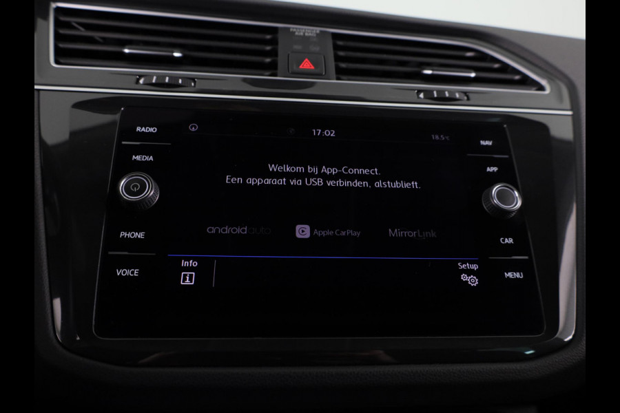 Volkswagen Tiguan 1.5 TSI ACT Comfortline Automaat (DSG) | Navigatie | Parkeersensoren | Adaptieve cruise control | Carplay |