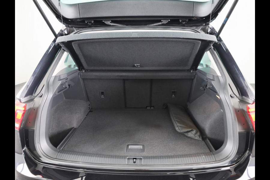 Volkswagen Tiguan 1.5 TSI ACT Comfortline Automaat (DSG) | Navigatie | Parkeersensoren | Adaptieve cruise control | Carplay |