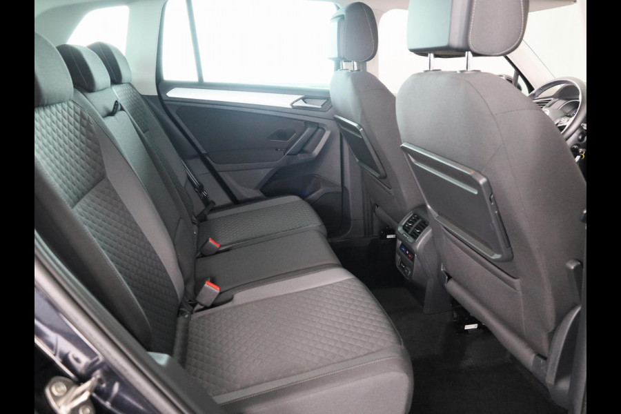 Volkswagen Tiguan 1.5 TSI ACT Comfortline Automaat (DSG) | Navigatie | Parkeersensoren | Adaptieve cruise control | Carplay |