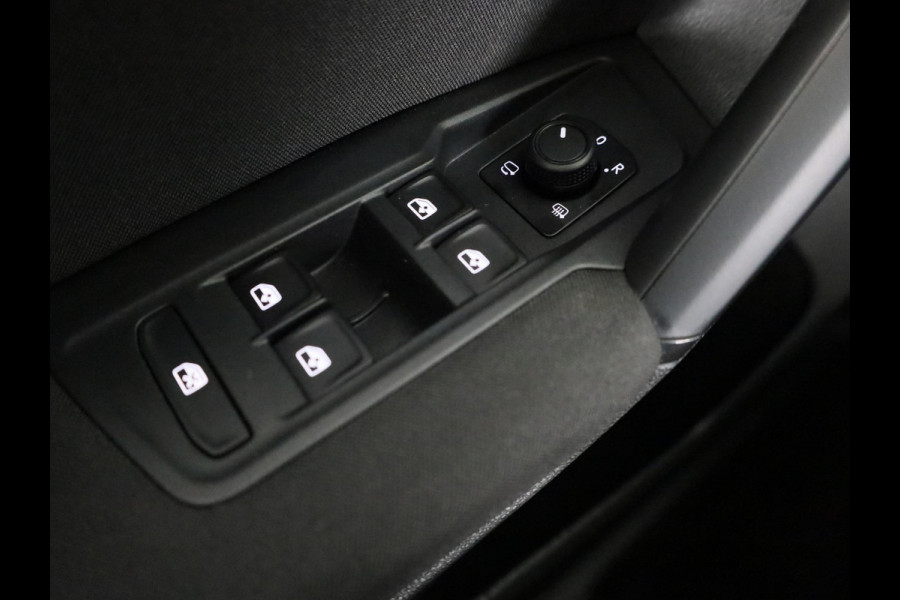 Volkswagen Tiguan 1.5 TSI ACT Comfortline Automaat (DSG) | Navigatie | Parkeersensoren | Adaptieve cruise control | Carplay |