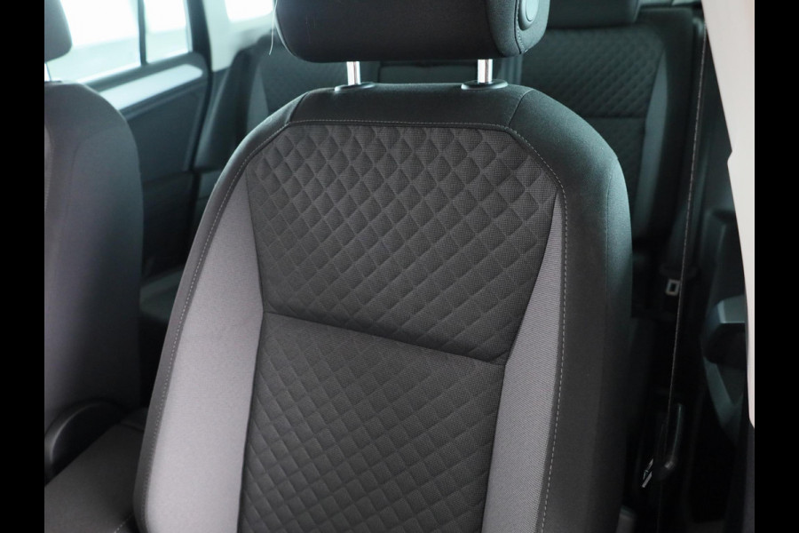 Volkswagen Tiguan 1.5 TSI ACT Comfortline Automaat (DSG) | Navigatie | Parkeersensoren | Adaptieve cruise control | Carplay |