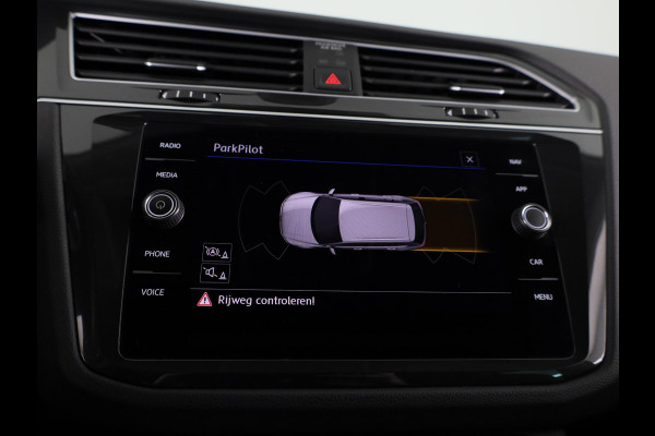 Volkswagen Tiguan 1.5 TSI ACT Comfortline Automaat (DSG) | Navigatie | Parkeersensoren | Adaptieve cruise control | Carplay |