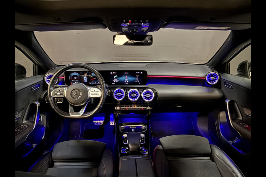 Mercedes-Benz A-Klasse 220 4MATIC Premium | Panoramadak | Sfeerverlichting | Camera