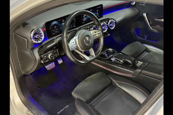 Mercedes-Benz A-Klasse 220 4MATIC Premium | Panoramadak | Sfeerverlichting | Camera