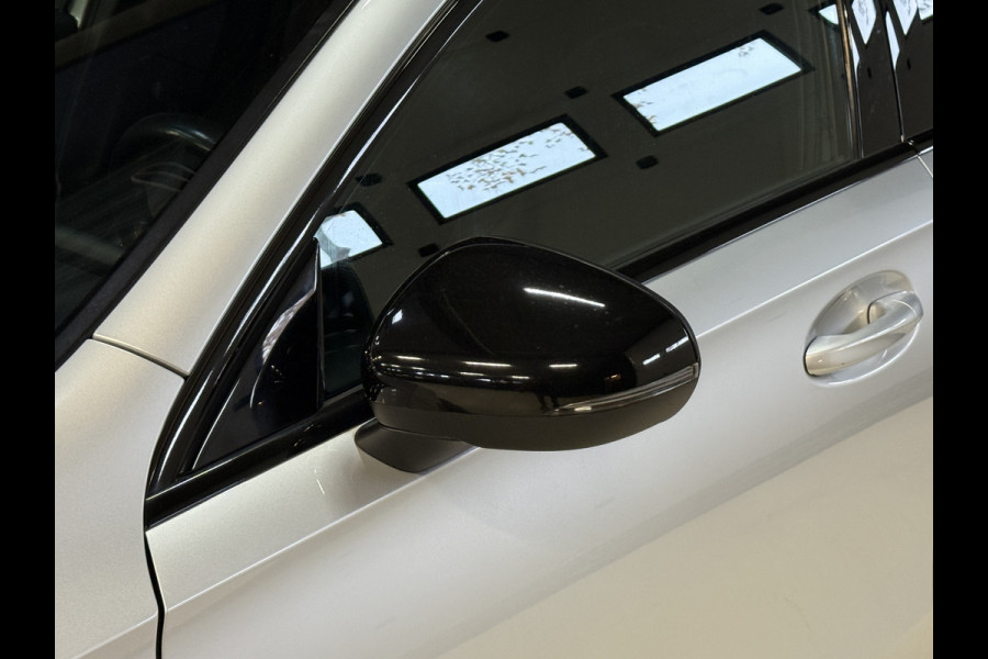 Mercedes-Benz A-Klasse 220 4MATIC Premium | Panoramadak | Sfeerverlichting | Camera