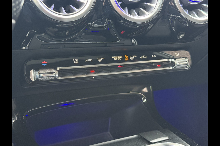 Mercedes-Benz A-Klasse 220 4MATIC Premium | Panoramadak | Sfeerverlichting | Camera