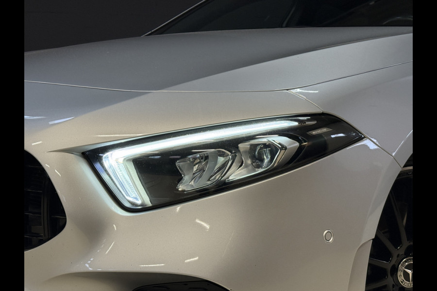 Mercedes-Benz A-Klasse 220 4MATIC Premium | Panoramadak | Sfeerverlichting | Camera