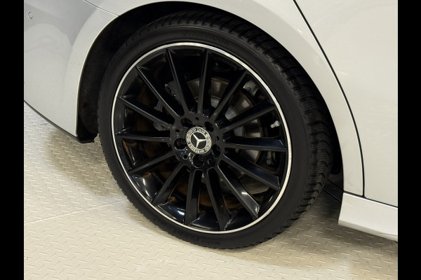 Mercedes-Benz A-Klasse 220 4MATIC Premium | Panoramadak | Sfeerverlichting | Camera