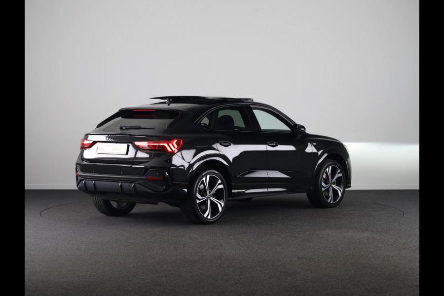 Audi Q3 Sportback 45 TFSI e S Edition 245 pk S-tronic | Navigatie | Panoramadak | Trekhaak (wegklapbaar) | Parkeersensoren | Achteruitrijcamera | Lichtmetalen velgen 20" | S-Line |