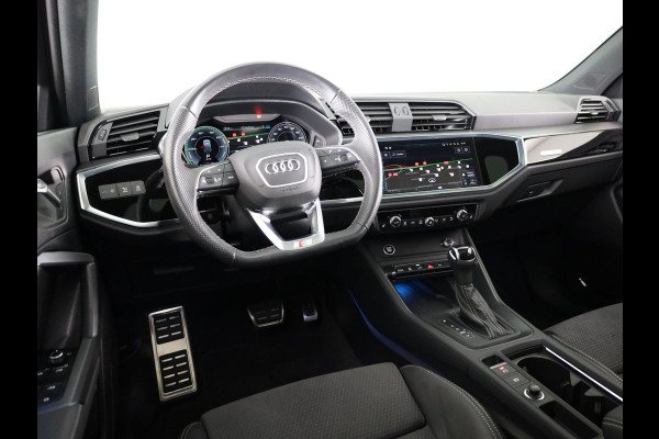 Audi Q3 Sportback 45 TFSI e S Edition 245 pk S-tronic | Navigatie | Panoramadak | Trekhaak (wegklapbaar) | Parkeersensoren | Achteruitrijcamera | Lichtmetalen velgen 20" | S-Line |