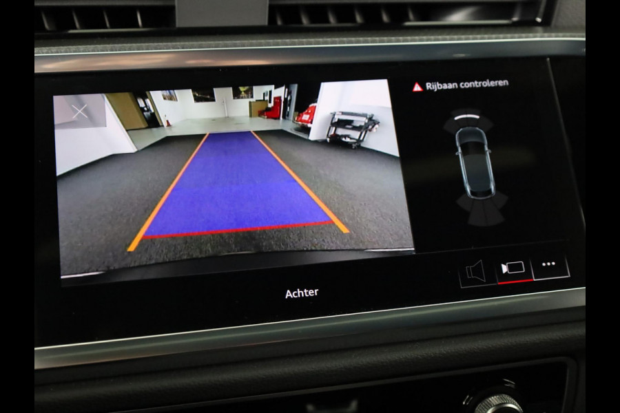 Audi Q3 Sportback 45 TFSI e S Edition 245 pk S-tronic | Navigatie | Panoramadak | Trekhaak (wegklapbaar) | Parkeersensoren | Achteruitrijcamera | Lichtmetalen velgen 20" | S-Line |