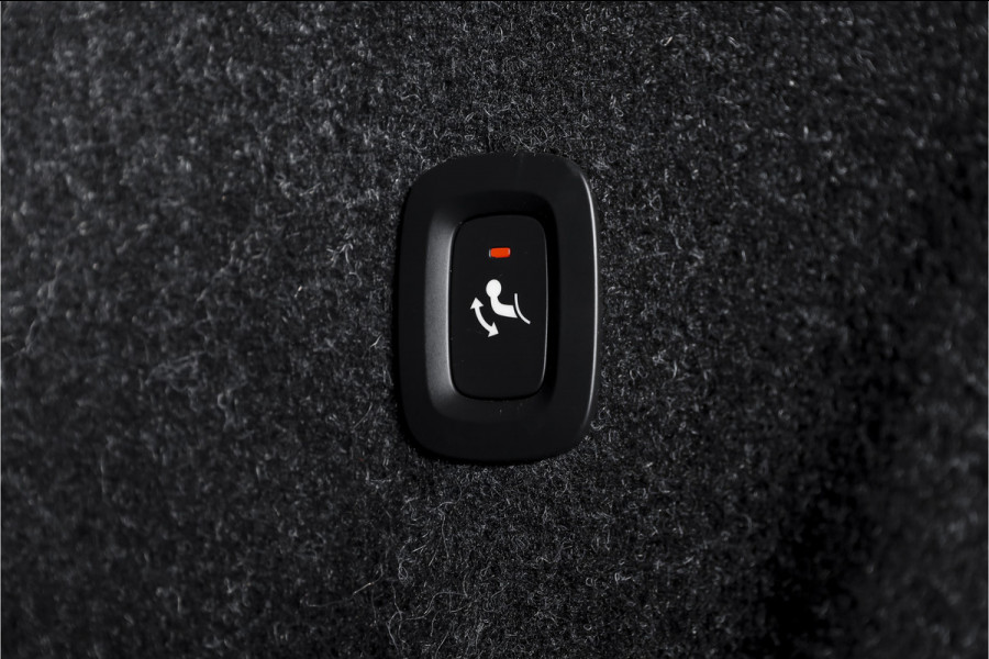 Volvo XC40 1.5 T4 Plug-in hybrid Inscription Expression | Elek. Trekhaak | Dig. Cockpit | Cruise | Stoel-+Stuurverw. | PDC | Camera | NAV + App. Connect | ECC | Elek. Klep | LM 18" | 1561