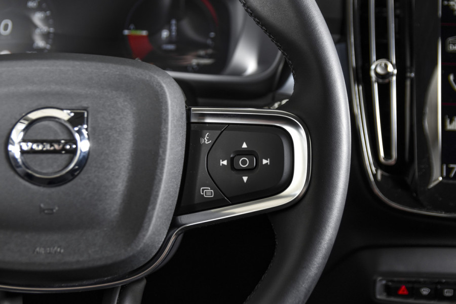Volvo XC40 1.5 T4 Plug-in hybrid Inscription Expression | Elek. Trekhaak | Dig. Cockpit | Cruise | Stoel-+Stuurverw. | PDC | Camera | NAV + App. Connect | ECC | Elek. Klep | LM 18" | 1561