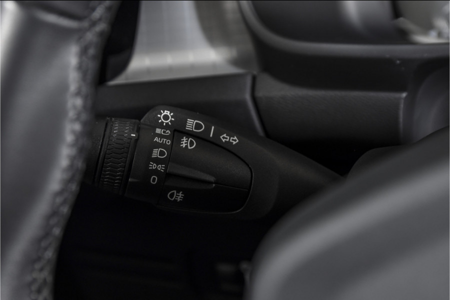 Volvo XC40 1.5 T4 Plug-in hybrid Inscription Expression | Elek. Trekhaak | Dig. Cockpit | Cruise | Stoel-+Stuurverw. | PDC | Camera | NAV + App. Connect | ECC | Elek. Klep | LM 18" | 1561