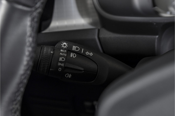 Volvo XC40 1.5 T4 Plug-in hybrid Inscription Expression | Elek. Trekhaak | Dig. Cockpit | Cruise | Stoel-+Stuurverw. | PDC | Camera | NAV + App. Connect | ECC | Elek. Klep | LM 18" | 1561