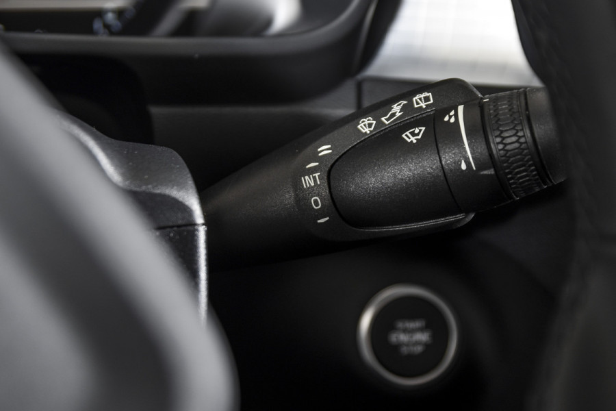 Volvo XC40 1.5 T4 Plug-in hybrid Inscription Expression | Elek. Trekhaak | Dig. Cockpit | Cruise | Stoel-+Stuurverw. | PDC | Camera | NAV + App. Connect | ECC | Elek. Klep | LM 18" | 1561