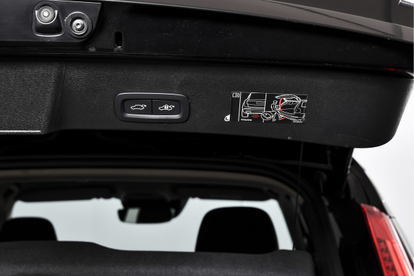 Volvo XC40 1.5 T4 Plug-in hybrid Inscription Expression | Elek. Trekhaak | Dig. Cockpit | Cruise | Stoel-+Stuurverw. | PDC | Camera | NAV + App. Connect | ECC | Elek. Klep | LM 18" | 1561