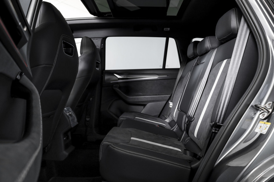 Škoda Kodiaq 1.5 TSI 204 PK PHEV Sportline Business | S/K-Panodak | DCC+ | Dig. Cockpit | Adapt Cruise | Memory | Winterpakket | Camera | NAV + App. Connect | ECC | DAB | Elek. Trekhaak | Elek. Klep | LM 20" | 0767