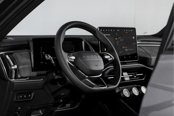 Škoda Kodiaq 1.5 TSI 204 PK PHEV Sportline Business | S/K-Panodak | DCC+ | Dig. Cockpit | Adapt Cruise | Memory | Winterpakket | Camera | NAV + App. Connect | ECC | DAB | Elek. Trekhaak | Elek. Klep | LM 20" | 0767