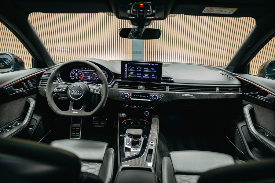Audi RS4 Avant 2.9 TFSI RS4 quattro | ABT Motor Tuning | Pano | Stoelmassage | Carbon |