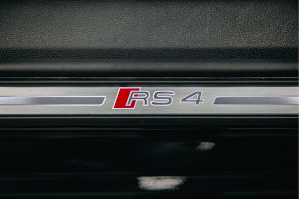 Audi RS4 Avant 2.9 TFSI RS4 quattro | ABT Motor Tuning | Pano | Stoelmassage | Carbon |