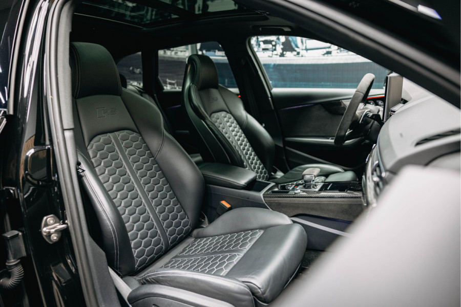 Audi RS4 Avant 2.9 TFSI RS4 quattro | ABT Motor Tuning | Pano | Stoelmassage | Carbon |