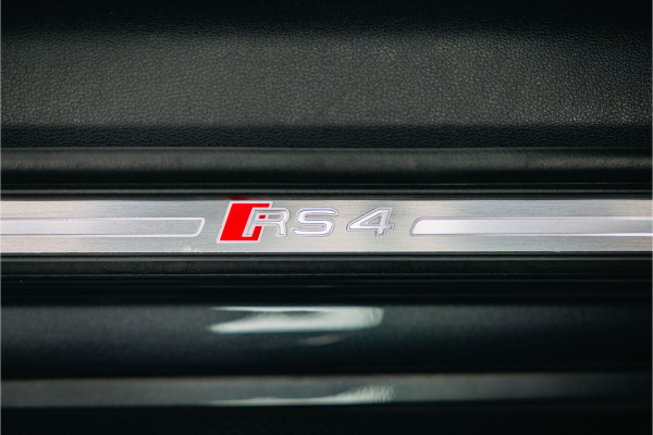 Audi RS4 2.9 TFSI RS 4 quattro | Full Carbon Pack | Alcantara | B&O | Sport util. | Dynamic plus.
