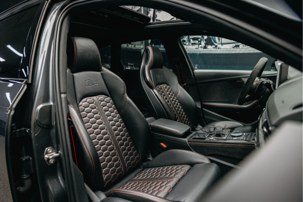 Audi RS4 2.9 TFSI RS 4 quattro | Full Carbon Pack | Alcantara | B&O | Sport util. | Dynamic plus.