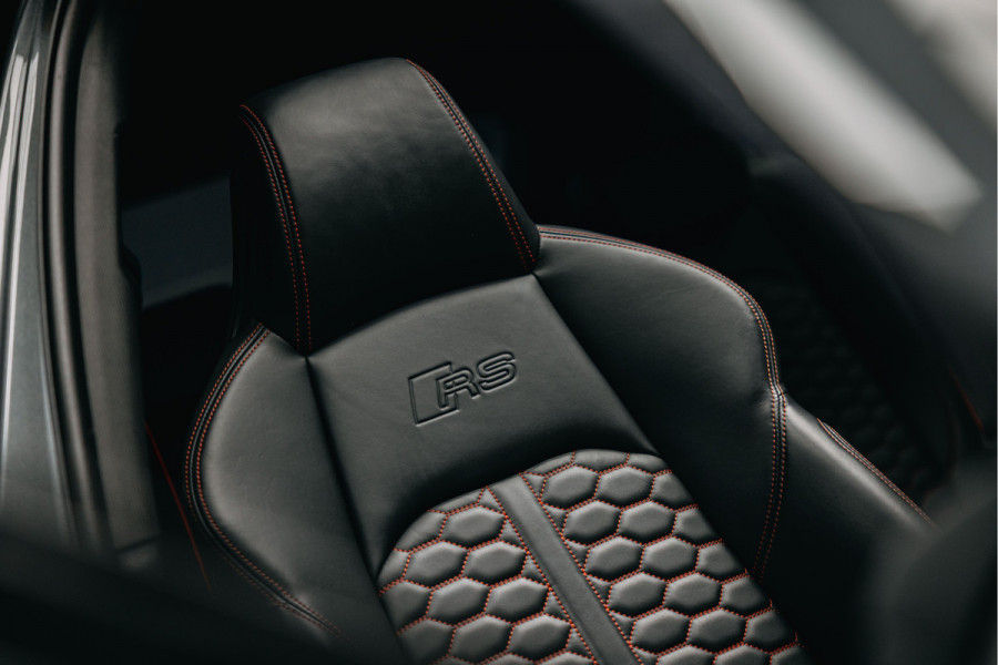 Audi RS4 2.9 TFSI RS 4 quattro | Full Carbon Pack | Alcantara | B&O | Sport util. | Dynamic plus.