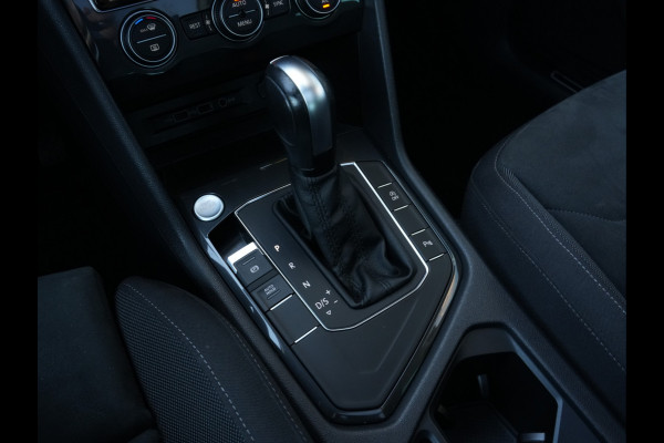 Volkswagen Tiguan 1.5 TSI ACT Comfortline Business | Navigatie | Adaptive Cruise | Stoelverwarming