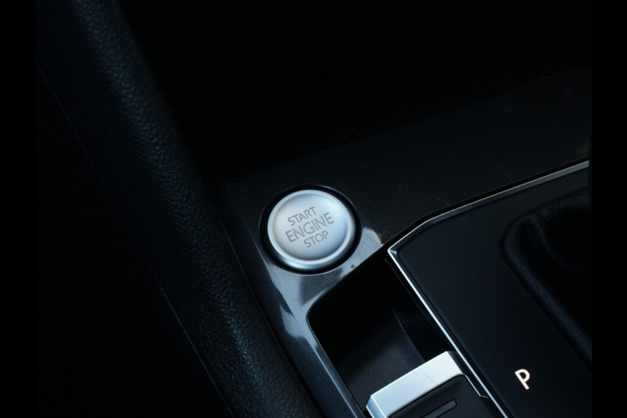 Volkswagen Tiguan 1.5 TSI ACT Comfortline Business | Navigatie | Adaptive Cruise | Stoelverwarming