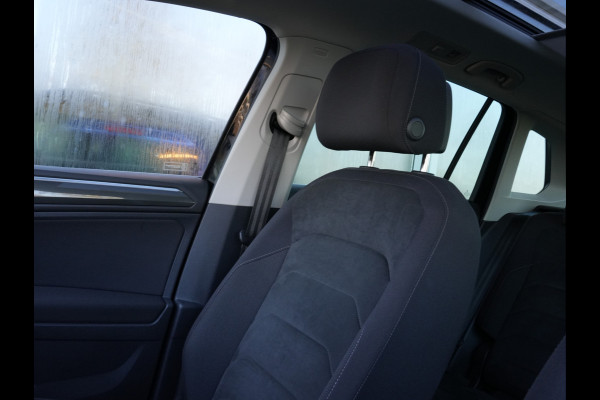 Volkswagen Tiguan 1.5 TSI ACT Comfortline Business | Navigatie | Adaptive Cruise | Stoelverwarming