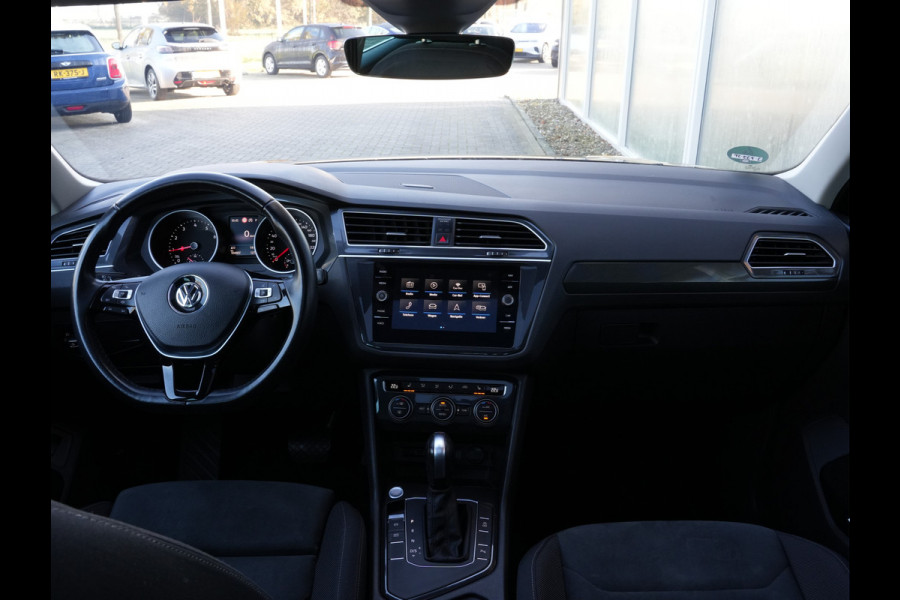 Volkswagen Tiguan 1.5 TSI ACT Comfortline Business | Navigatie | Adaptive Cruise | Stoelverwarming
