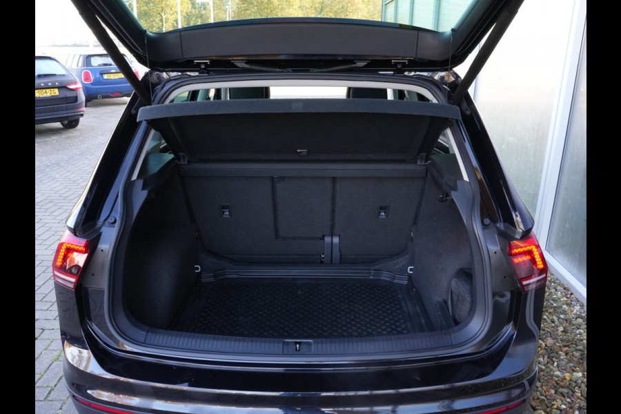 Volkswagen Tiguan 1.5 TSI ACT Comfortline Business | Navigatie | Adaptive Cruise | Stoelverwarming