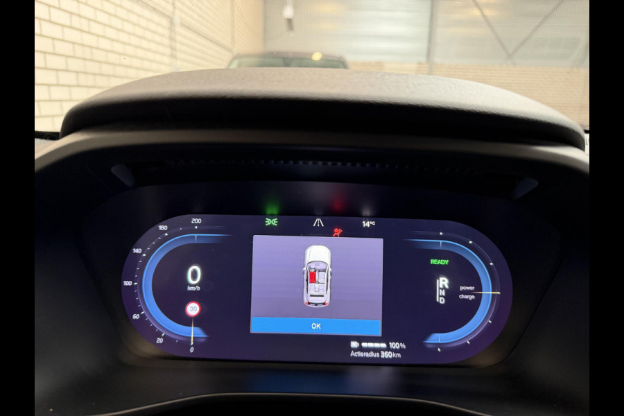Volvo XC40 Recharge P8 AWD R-Design SOH 92% 1e eigenaar | Origineel NL auto | Pano | Harman Kardon | 360° Camera | Elec. trekhaak | Rijklaar met 12 mnd BOVAG | BTW verrekenbaar