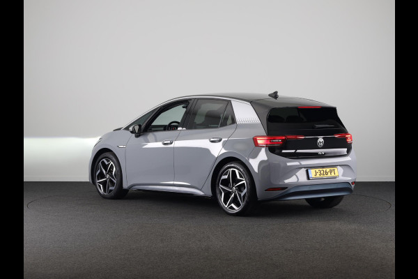 Volkswagen ID.3 First Plus 58 kWh 204 pk | Navigatie | Trekhaak (afneembaar) | Parkeersensoren | Achteruitrijcamera | Stoelverwarming | Matrix LED koplampen |