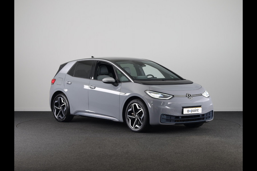 Volkswagen ID.3 First Plus 58 kWh 204 pk | Navigatie | Trekhaak (afneembaar) | Parkeersensoren | Achteruitrijcamera | Stoelverwarming | Matrix LED koplampen |