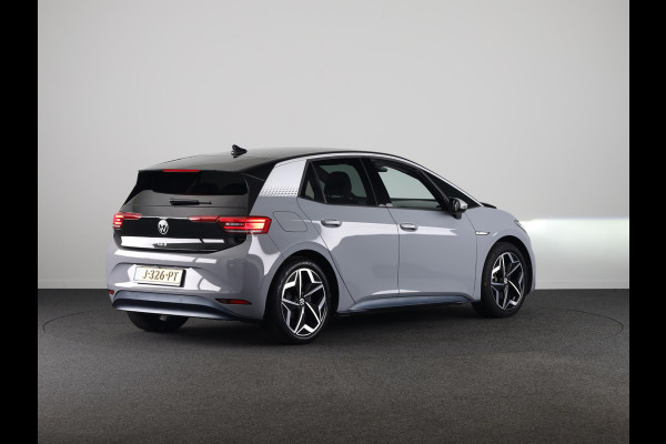 Volkswagen ID.3 First Plus 58 kWh 204 pk | Navigatie | Trekhaak (afneembaar) | Parkeersensoren | Achteruitrijcamera | Stoelverwarming | Matrix LED koplampen |