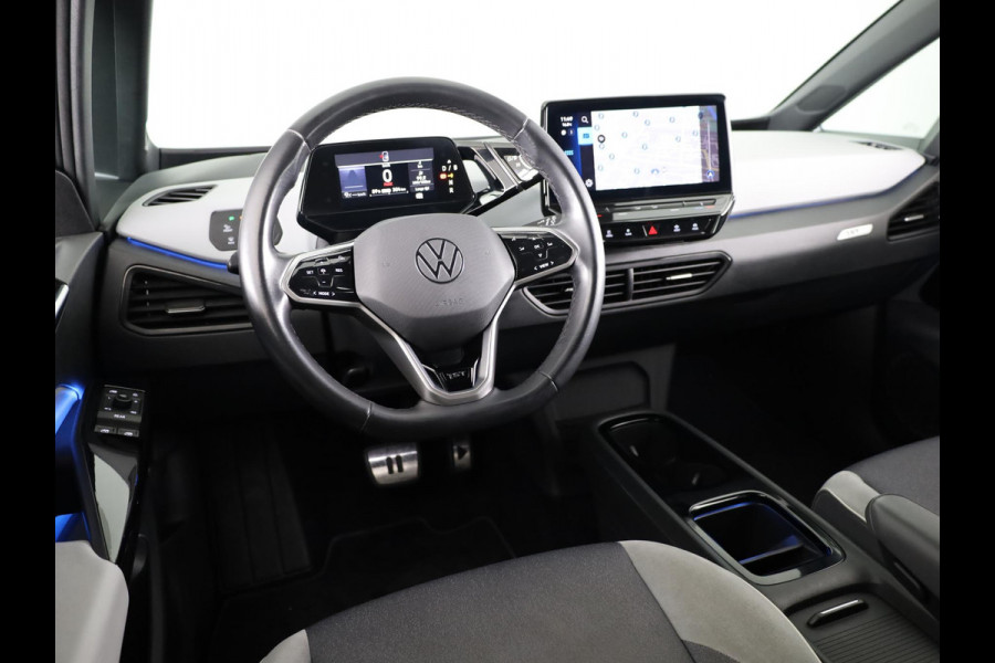 Volkswagen ID.3 First Plus 58 kWh 204 pk | Navigatie | Trekhaak (afneembaar) | Parkeersensoren | Achteruitrijcamera | Stoelverwarming | Matrix LED koplampen |